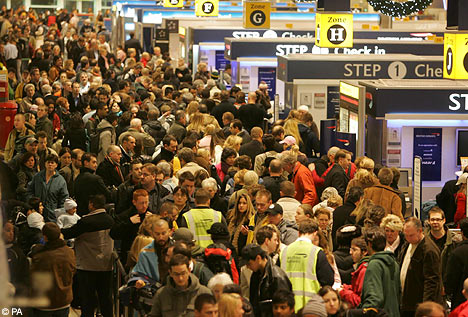 Le riche se rit de ces foultitudes