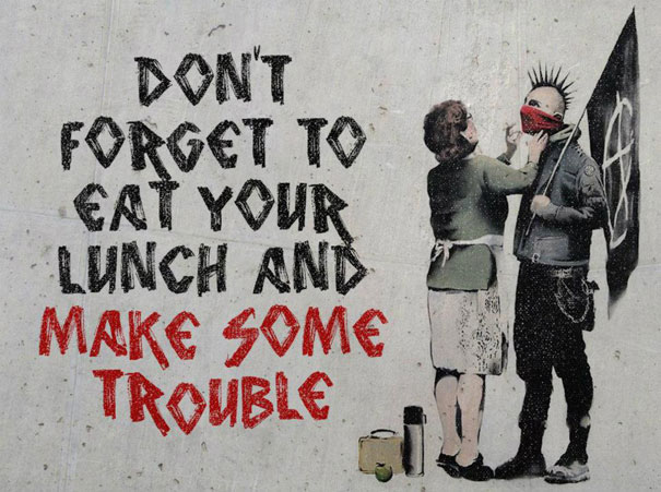 Don't forget to eat your lunch de Banksy. Trouble in Paradise.