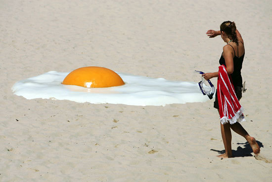 Un accident est vite arrivé. Hachetague poêle à frire.